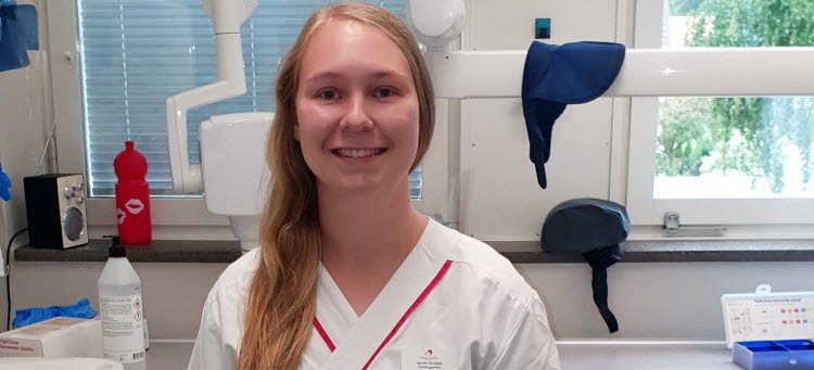 Medarbetare inom tandvården.